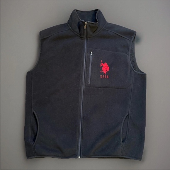 US Polo Black Fleece Vest large embroidered red logo. Size large. Like new - Picture 1 of 3